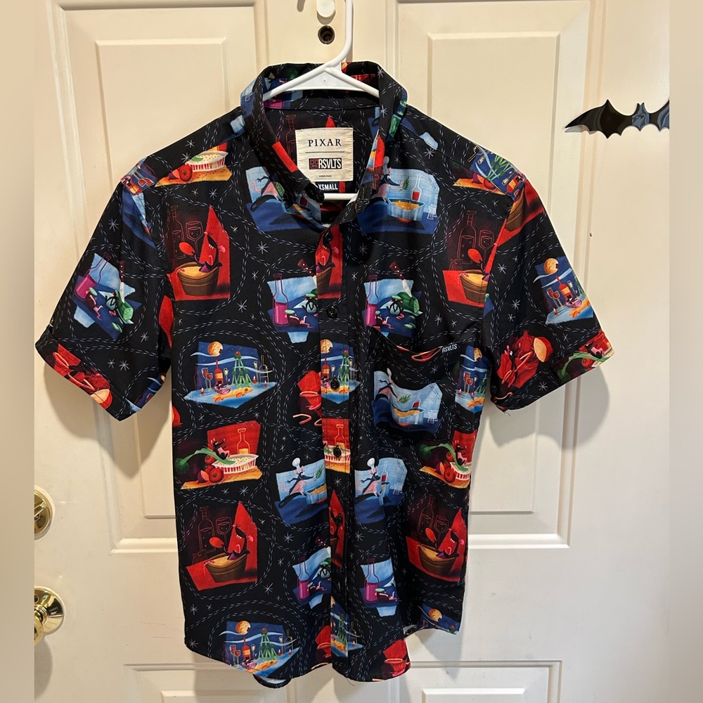 RSVLTS DISNEY PIXAR RATATOUILLE “SHIRTATOUILLE”RARE SOLD OUT MENS XS BUTTON UP